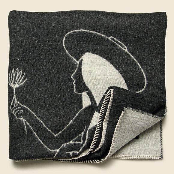 Blacksaw Yoko Alpaca Blanket - Picture 3 of 3